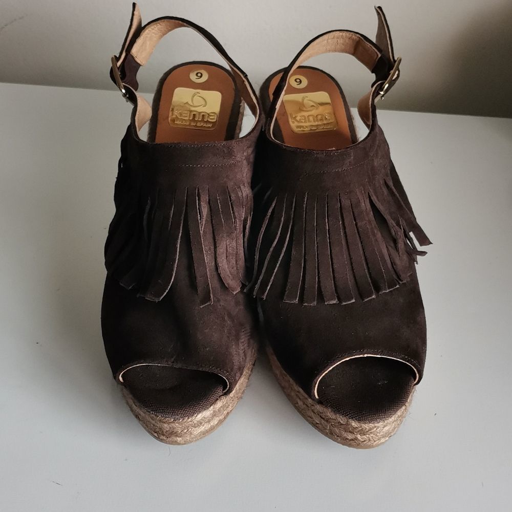 Kanna Sandals.